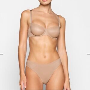 Skims CLAY No Show Molded Unlined Balconette Bra